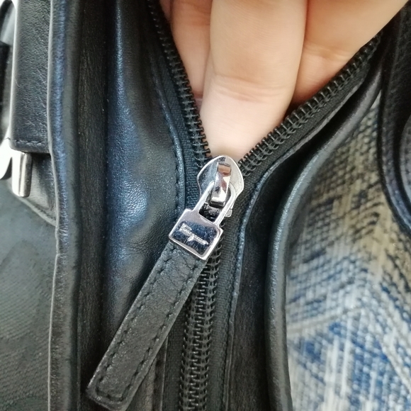 Salvatore Ferragamo shoulder bag - Picture 11 of 15